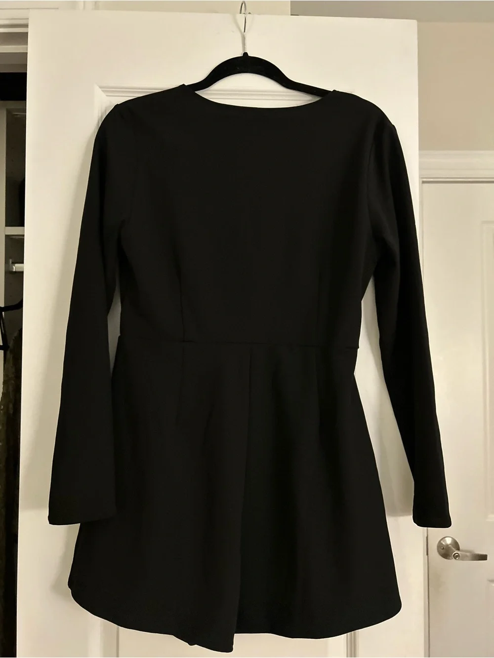 N/A sleek black